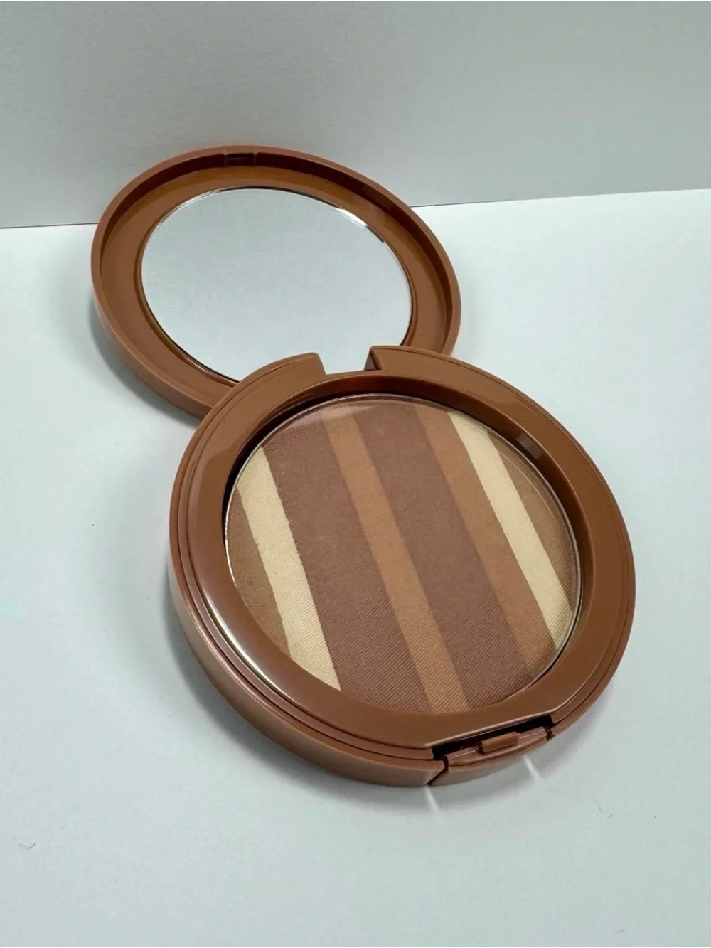 Belle Beauty Tuscan Sun Bronzer & Highlighter Compact — NEW